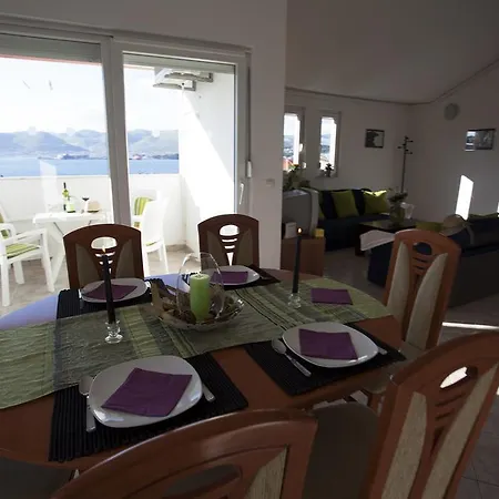 Apartament Penthouse Duplex Anna - 4 Bed 3 Bath - Seaview - Free Parking - And Restaurants 250m - Ciovo And - 15 Minutes To Airport Trogir