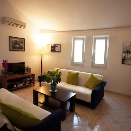 Apartament Penthouse Duplex Anna - 4 Bed 3 Bath - Seaview - Free Parking - And Restaurants 250m - Ciovo And - 15 Minutes To Airport *