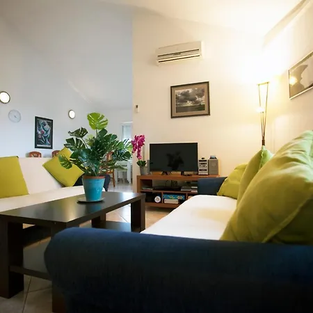 Penthouse Duplex Anna - 4 Bed 3 Bath - Seaview - Free Parking - And Restaurants 250m - Ciovo And - 15 Minutes To Airport Trogir
